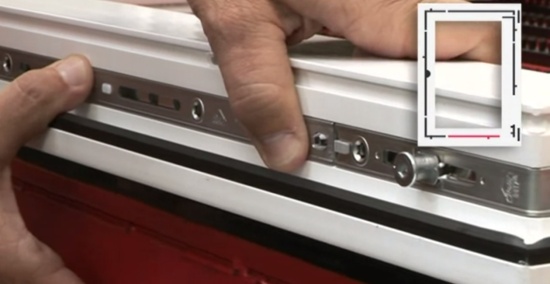 замена фурнитуры на пластиковом окне