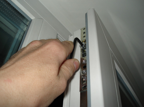 регулировка окно зима лето