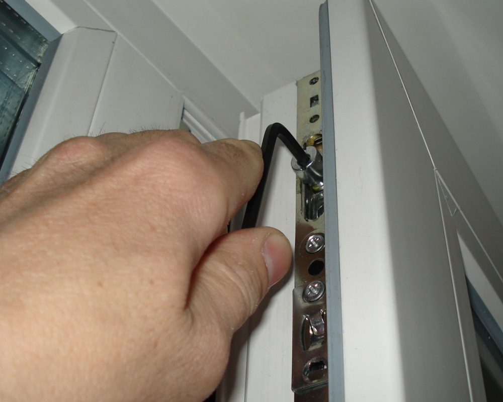 регулировка пластиковых окон стеклопакетов